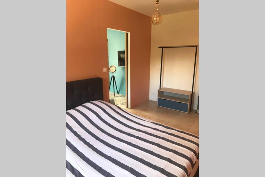Logement Attenant A Une Villa T2 Avec Terrasse . Besse-sur-Issole المظهر الخارجي الصورة