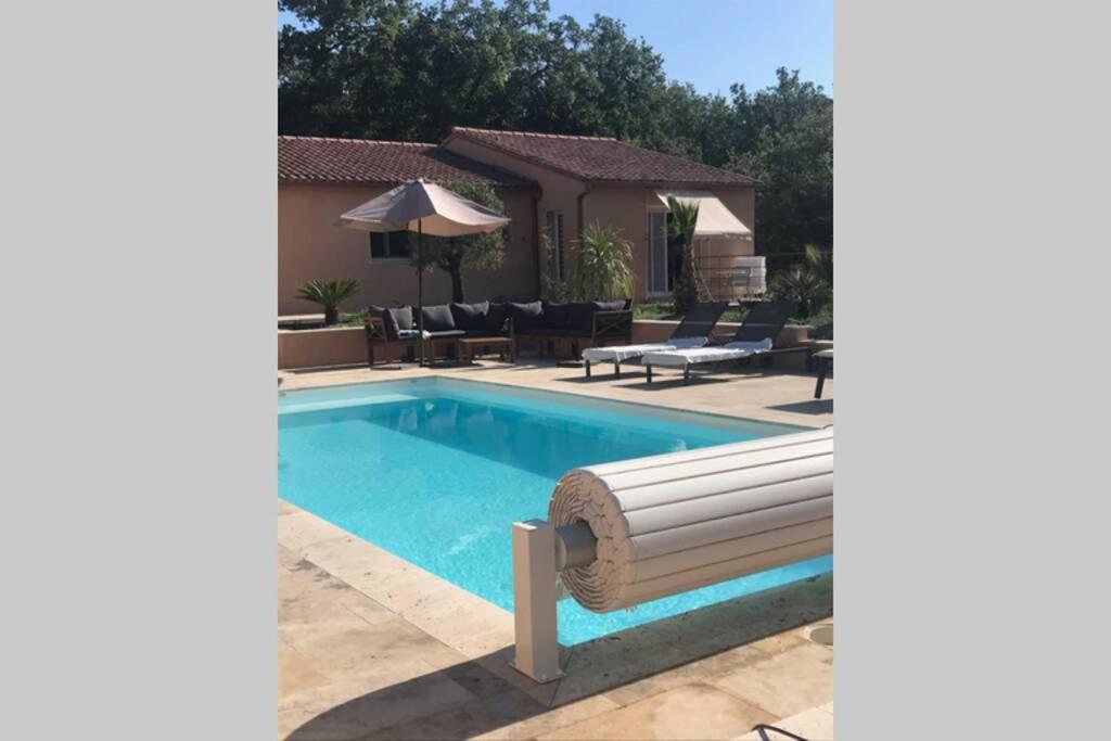 Logement Attenant A Une Villa T2 Avec Terrasse . Besse-sur-Issole المظهر الخارجي الصورة