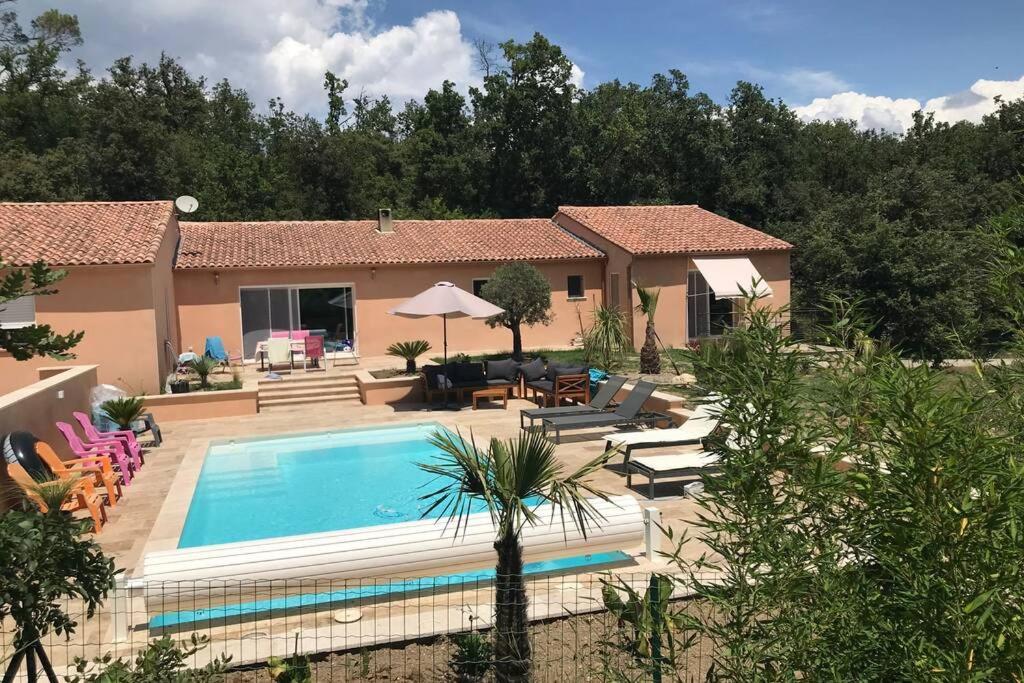 Logement Attenant A Une Villa T2 Avec Terrasse . Besse-sur-Issole المظهر الخارجي الصورة