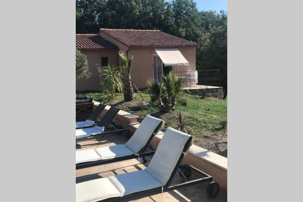 Logement Attenant A Une Villa T2 Avec Terrasse . Besse-sur-Issole المظهر الخارجي الصورة